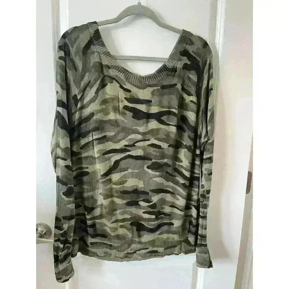 Camouflage V-Neck Long-Sleeve Women’s Sweater - Olive Camo